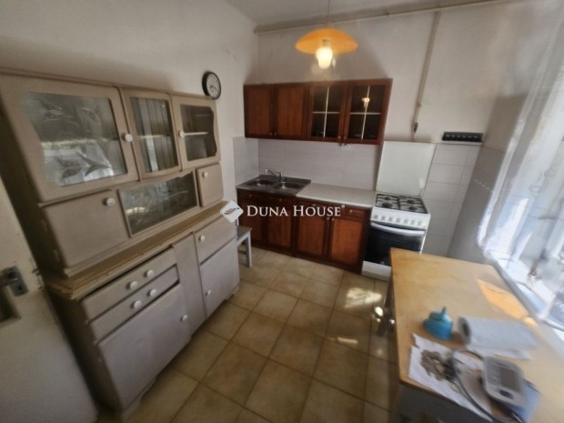 Hajm�sk�ri elad� 110 nm-es h�z