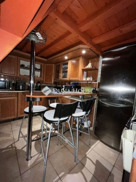 Hajm�sk�ri elad� 42 nm-es lak�s