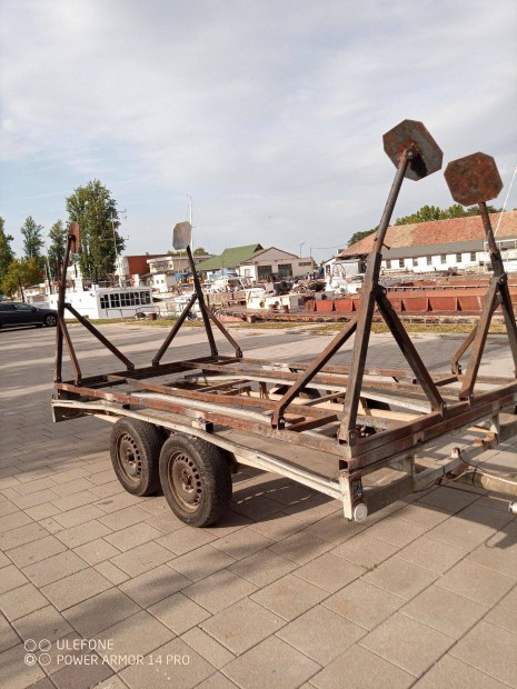 Hajó Tároló És Szállitó