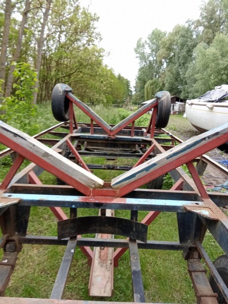 Hajó tároló, sólyakocsi