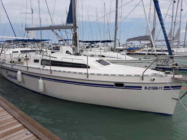 Haj� vitorl�s Balatonon