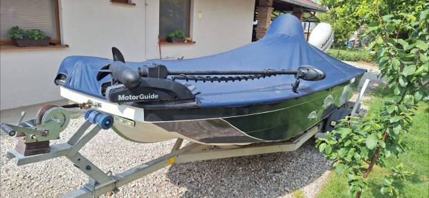 Hajbzis base boat horgsz csnak