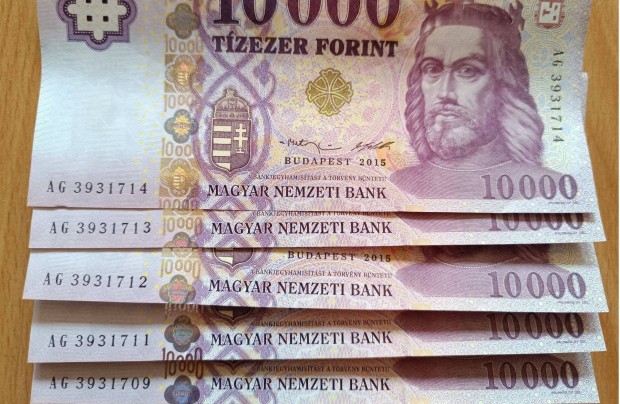 Hajtatlan sorszmkvet 10.000 forint bankjegy