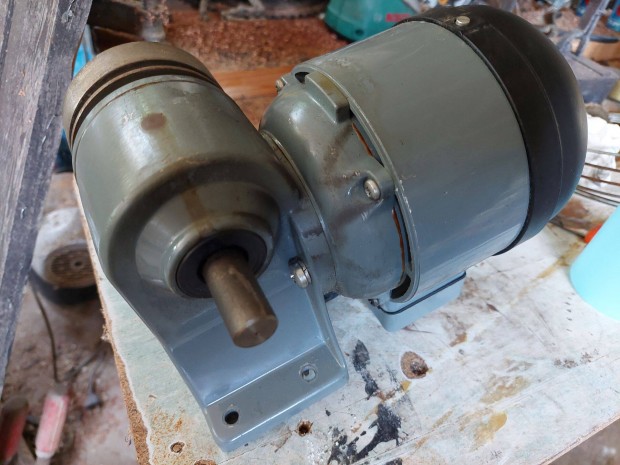 Hajtmves Villanymotor 380/220V 38/perc fordulat 1300Ncm