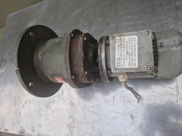 Hajtóműves villanymotor, 380 V., 0.37 Kw., 6.4 fordulatú