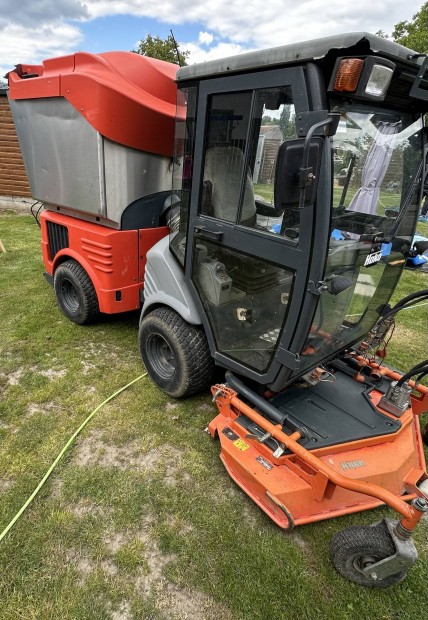 Hako CM1200 fűnyíró traktor