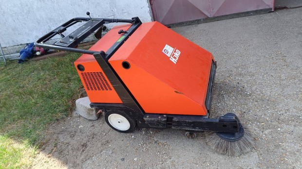 Hako Hamster 800 V benzinmotoros seprgp