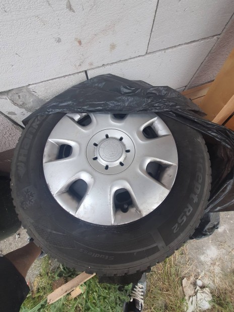 Hakook téli gumi 15"