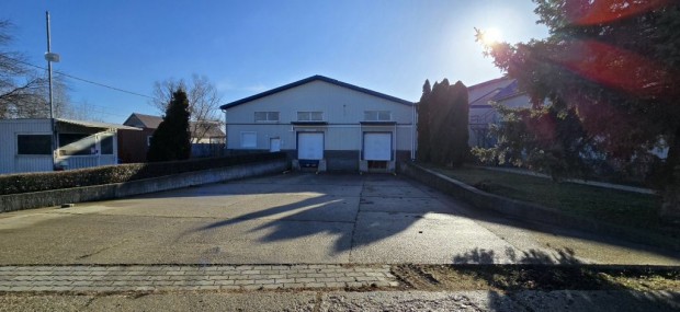 Hal�sztelek, II. R�k�czi Ferenc utca, 1350 m2-es, telephely,