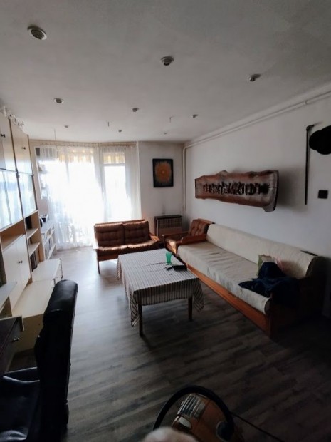 Hal�sztelek, Kisgy�r utca, 58 m2-es, t�rsash�zi lak�s, 2 szob�s