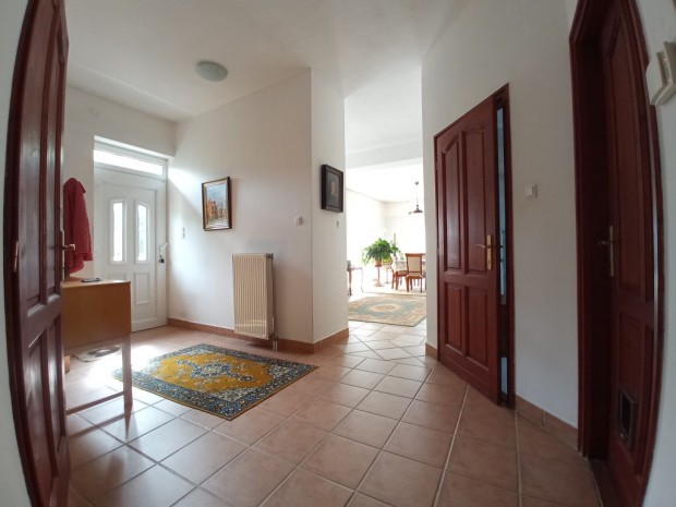 Halásztelek, SZABADOS MÁRIA utca, 196 m2-es, 2 generációs, családi ház