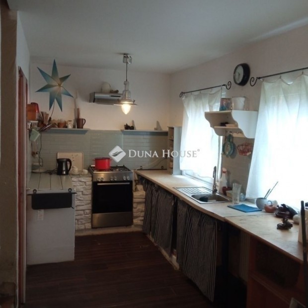 Hal�szteleki elad� 57 nm-es h�z