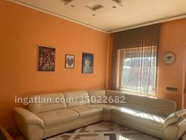 Hal�sztelken 240nm-es fel�j�tott cs.h�z