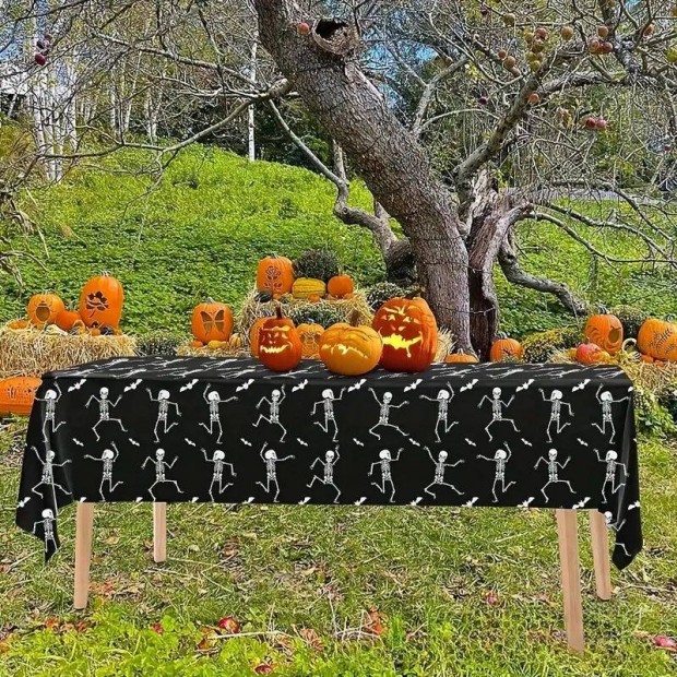 Halloween flia asztaltert 137x183cm Csontvzas-Denevres