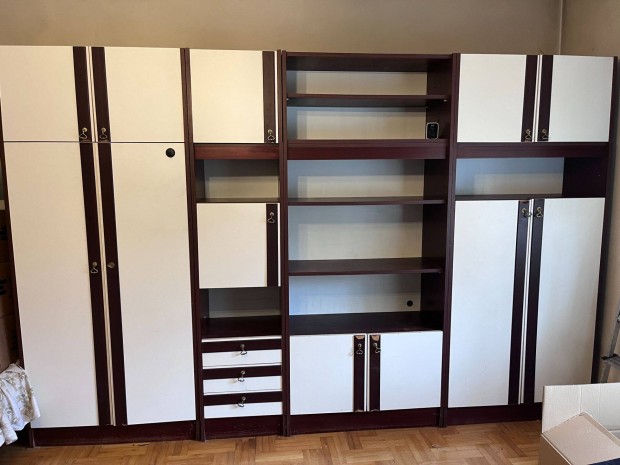 H�l�szobai szekr�nysor, k�nyvespolc r�sszel elad�