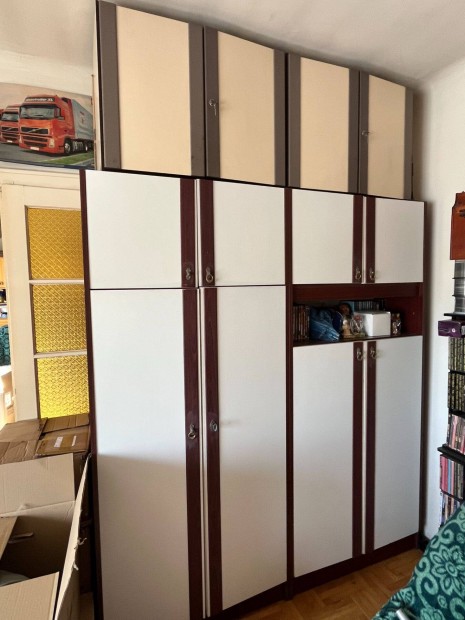 H�l�szobai szekr�nysor sz�p �llapotban elad�