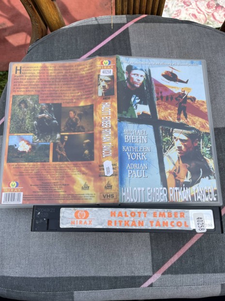 Halott ember ritkán táncol vhs h film
