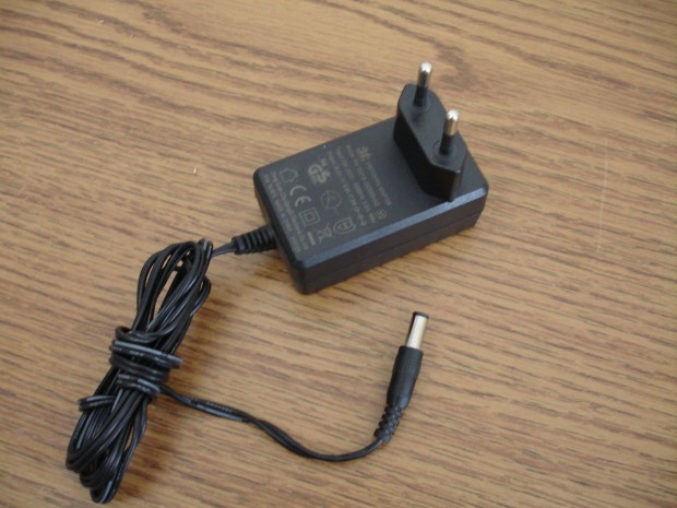 Hlzati dugasz AC-DC adapter tpegysg tlt 35V 0,5A 17,5W