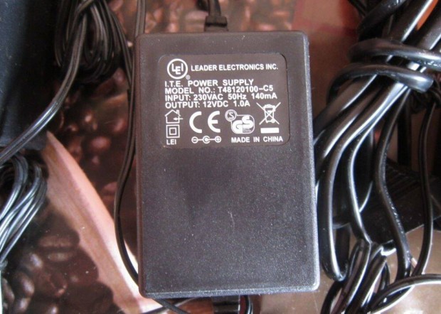 Hlzati tpegysg DC adapter 12V 1A (1000mA) Kerek dugs * Hdmezn