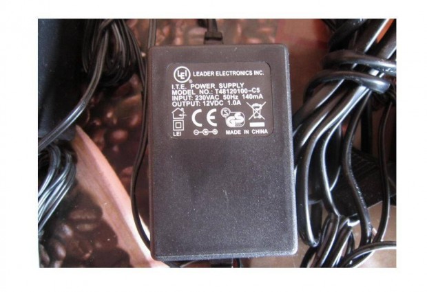 Hálózati tápegység DC adapter 12V 1A (1000mA) Kerek dugós * Hódmezőn