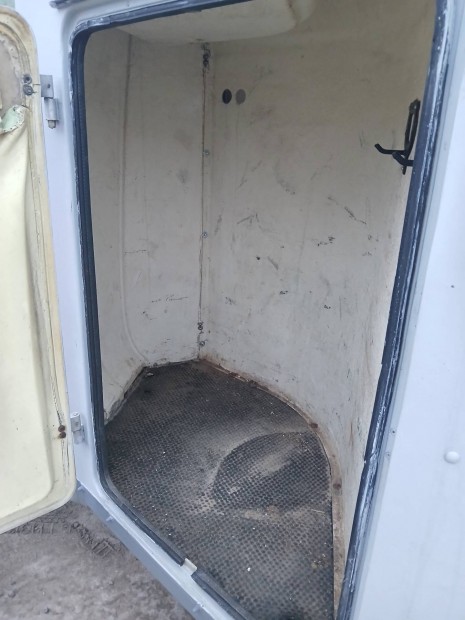 Hambaur lszllt, B Jogostvny 