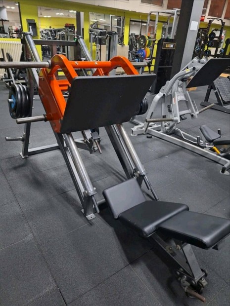 Hammer strength 45 fokos l�btol�