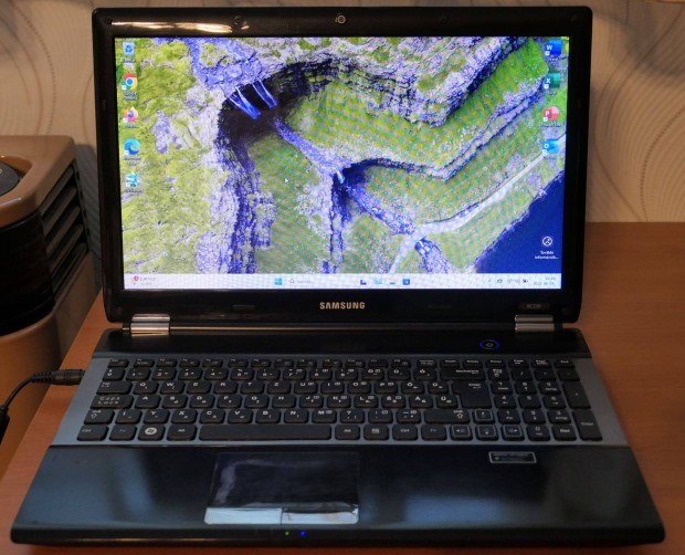 Hanghibás Samsung 15,6" laptop, i7, nvidia, 512GB SSD, 8GB RAM, Win11