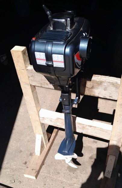 Hangkai csónakmotor