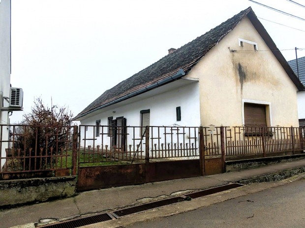 Hangulatos 2 szob�s vid�ki otthon Mucsf�n, 1698 m-es telekkel elad�!