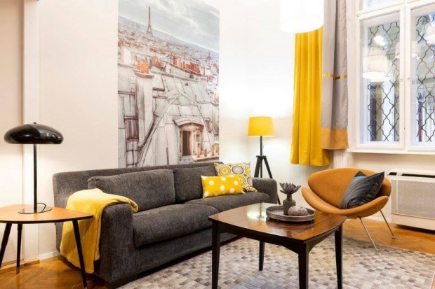 Hangulatos lak�s kiad� az Oktogonn�l