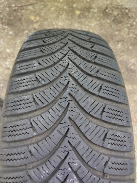 Hankook 185/65r15 tligumi pr