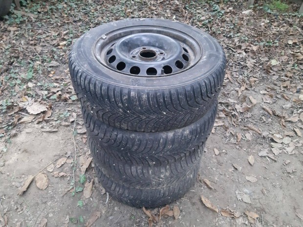 Hankook 195/60R15 tli gumi garnitra Volvo 6Jx15 lemezfelniken