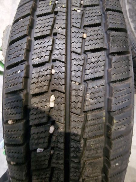 Hankook 195/65R16C RW06 9mm DOT16 hasznlt gumi HG13262 tli kistehe