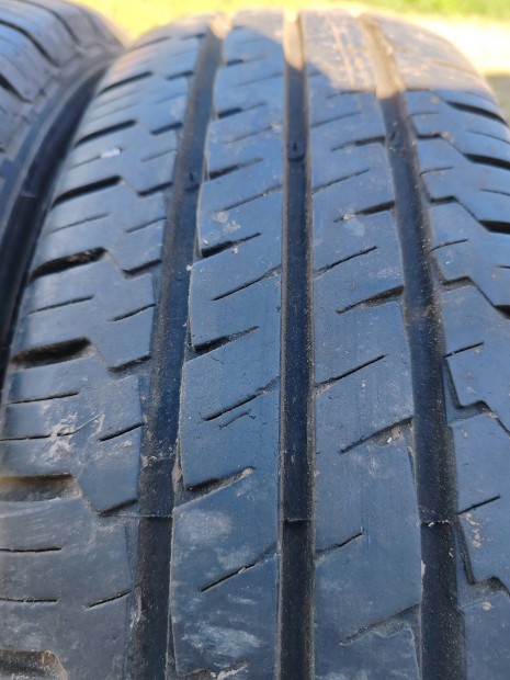 Hankook 195/75 r16c nyri Szett 