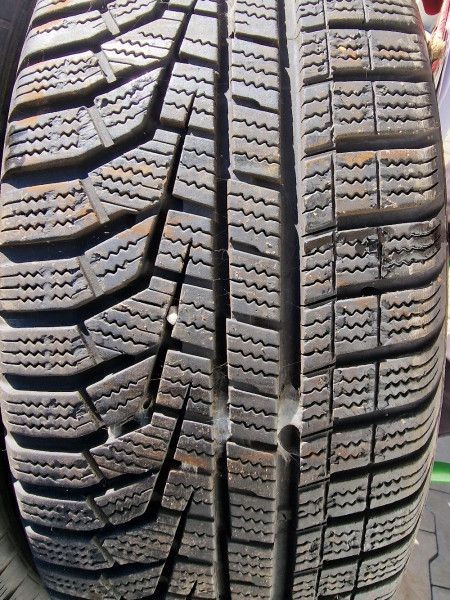 Hankook 205/60R16 W320 5-5.5mm DOT16 hasznlt gumi HG13350 tli