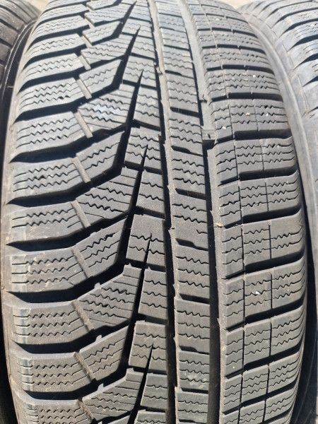 Hankook 205/60R16 W320 5.5-6mm DOT18 hasznlt gumi HG13351 tli