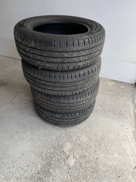 Hankook 215/60 r 16c 2021 4db 7,5 mm