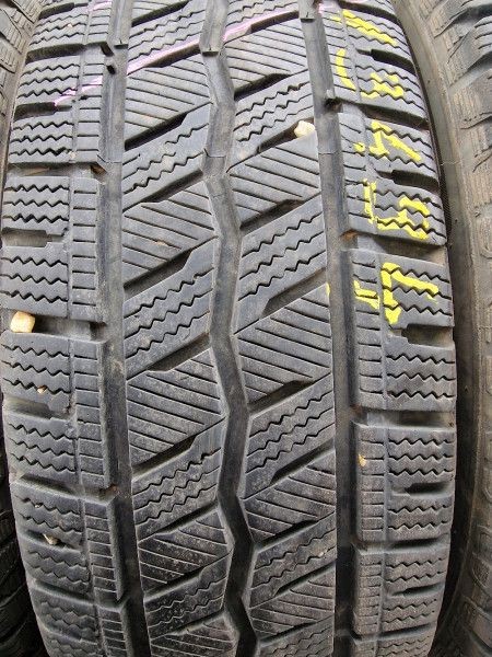 Hankook 215/65R16C RW12 6-7mm DOT19 hasznlt gumi HG13494 tli kiste