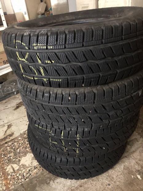 Hankook 215/70 15C tligumi