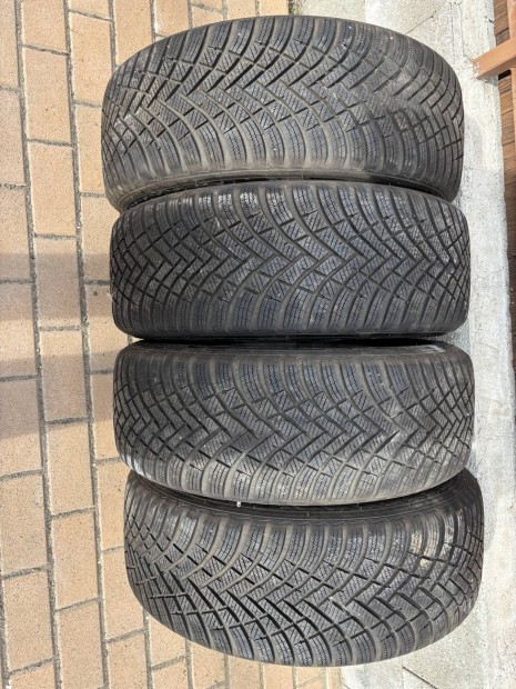 Hankook 225/55r17 téli gumi