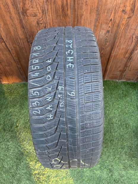 Hankook 235/45R18 6-6,5mm 2019-es tligumi 4db #328