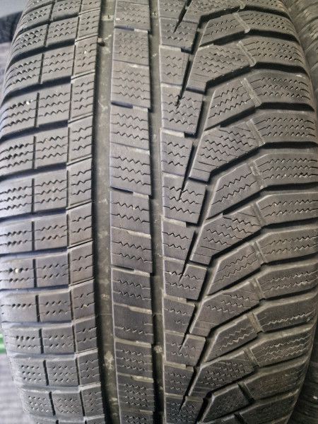 Hankook 235/55R17 W320 5mm DOT18 hasznlt gumi HG11628 tli