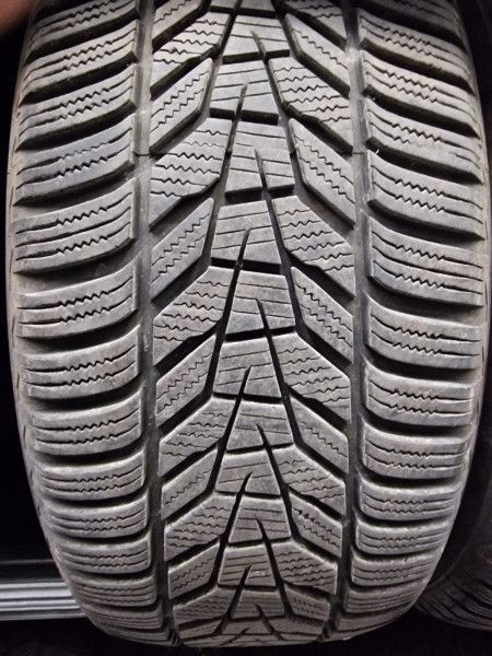 Hankook 235/55R17 W330A 6-7mm DOT20 hasznlt gumi HG13474 tli