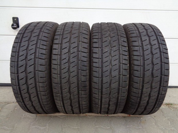 Hankook 235/65R16 C téli gumi 2024-es, keveset futott újszerűen eladó