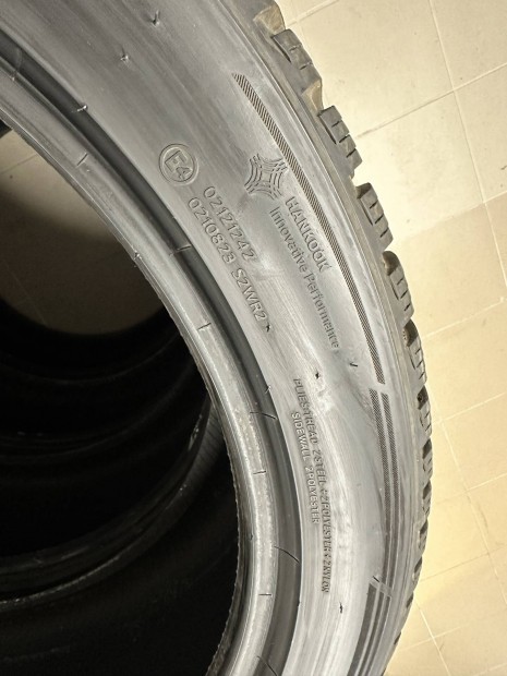 Hankook 275/40 R22 tli gumi szett
