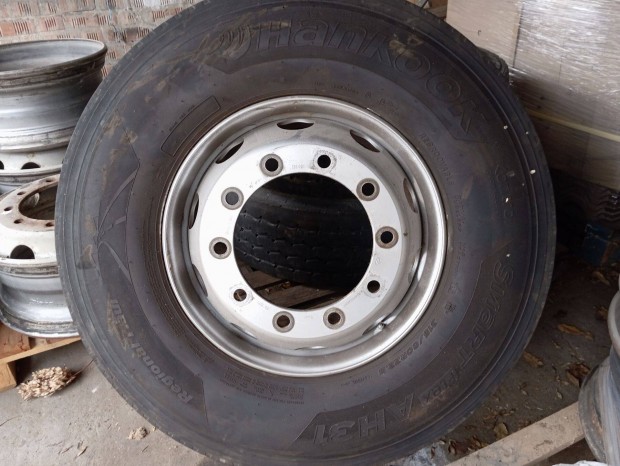 Hankook AH 31 315/80 R22.5 Teheraut Kamion Gumi felnivel