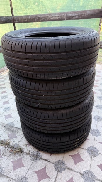 Hankook K135 215/60 R nyri gumi