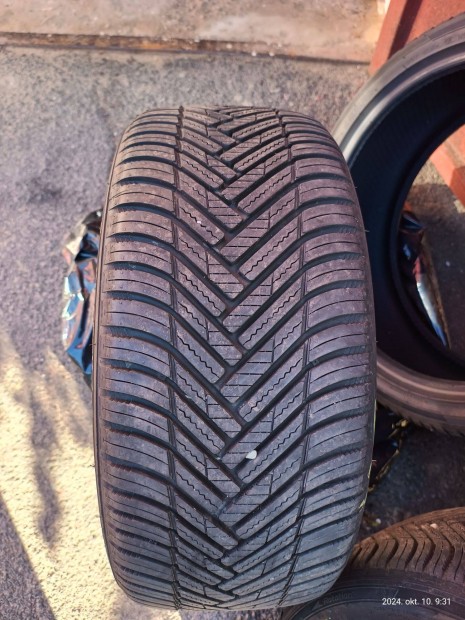 Hankook Kinergy 4s2 3000km futott