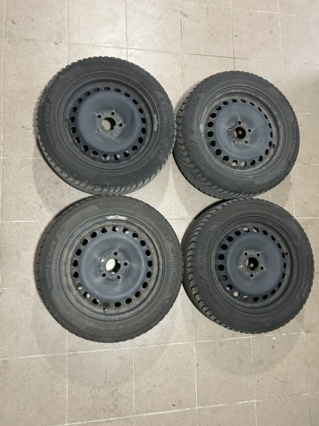 Hankook R16 téligumi szett, szenzorozott lemez felnin