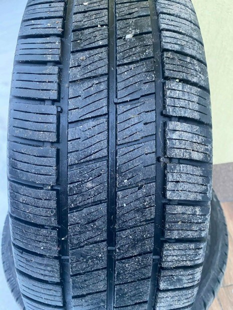Hankook Vantra ST AS2 215/65/16C n�gy�vszakos gumi 4 db elad� 15 000ft
